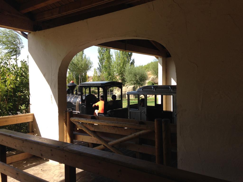 Apartamento Turistico Cigueena De Arguedas Luaran gambar